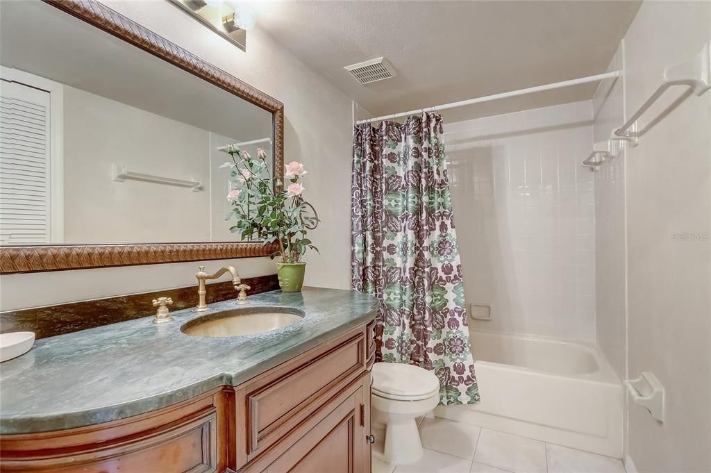 待售: $227,900 (2 贝兹, 2 浴室, 1080 平方英尺)