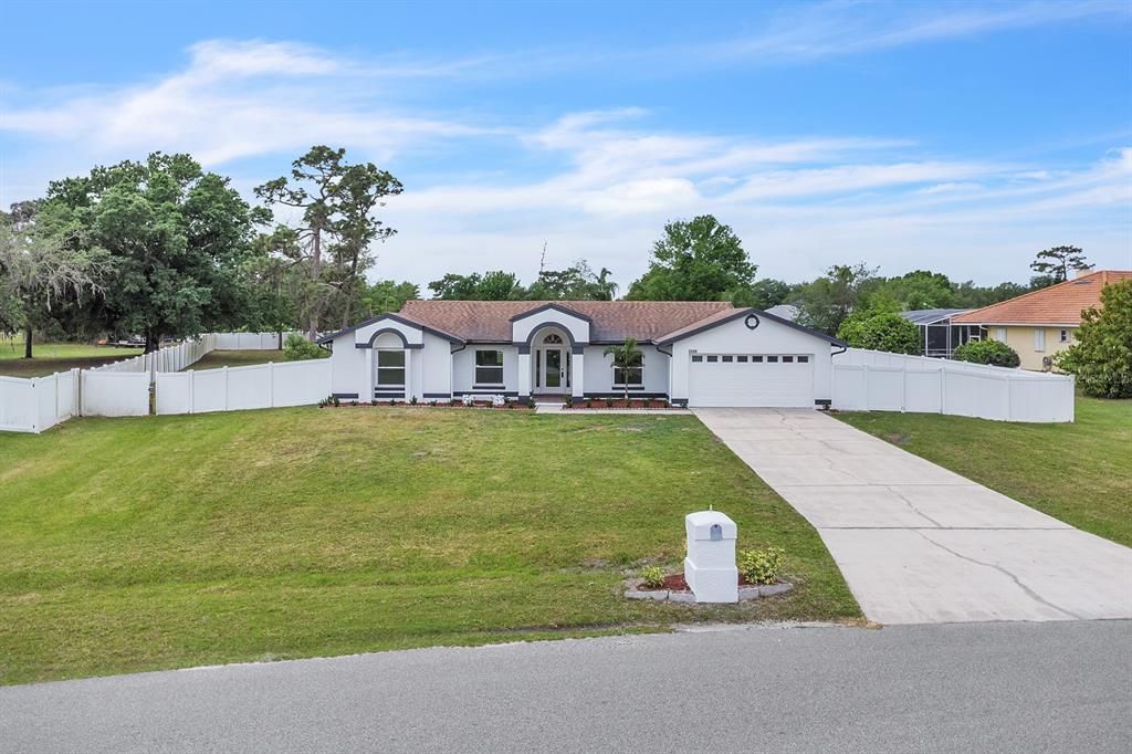 Recently Sold: $399,990 (3 beds, 2 baths, 1661 Square Feet)