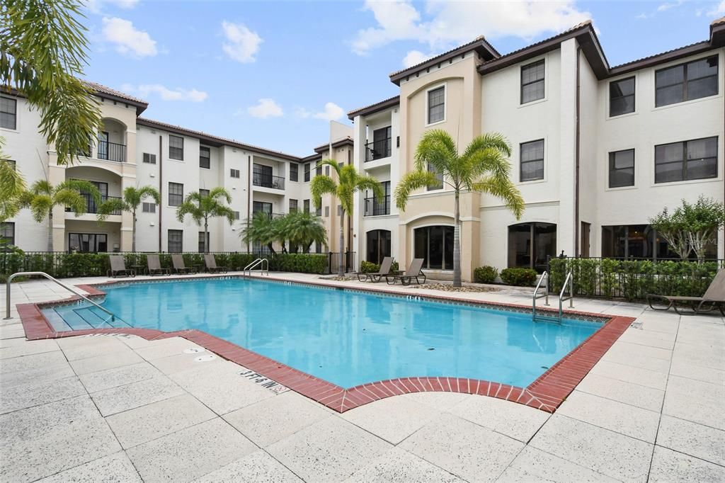 Active With Contract: $189,500 (1 beds, 1 baths, 846 Square Feet)