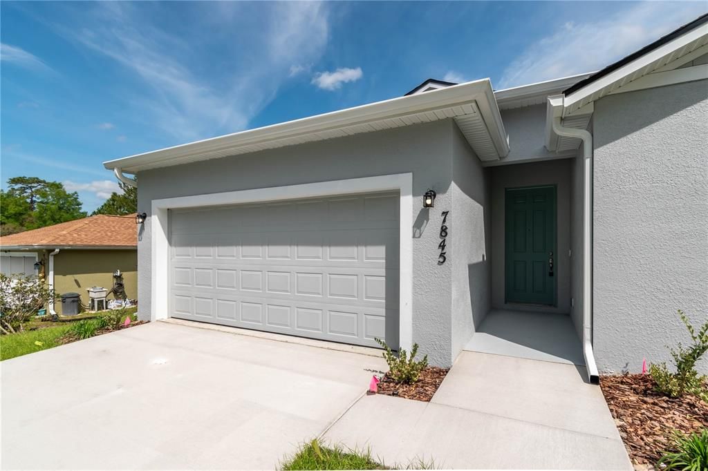 Active With Contract: $339,900 (4 beds, 3 baths, 1990 Square Feet)