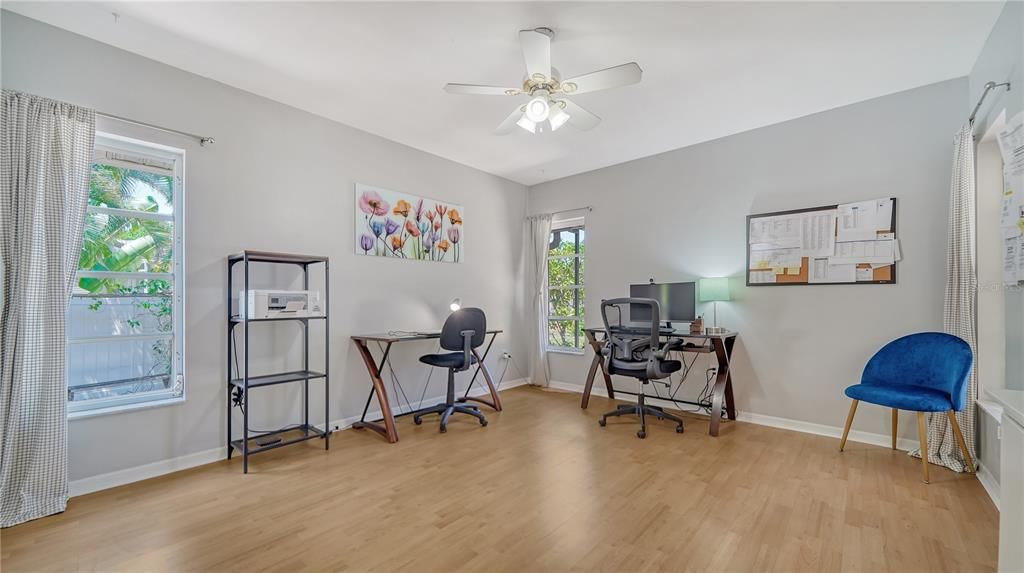 For Sale: $565,000 (3 beds, 2 baths, 1984 Square Feet)