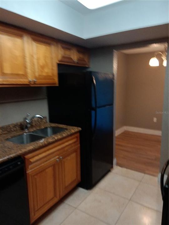 Active With Contract: $1,250 (1 beds, 1 baths, 756 Square Feet)