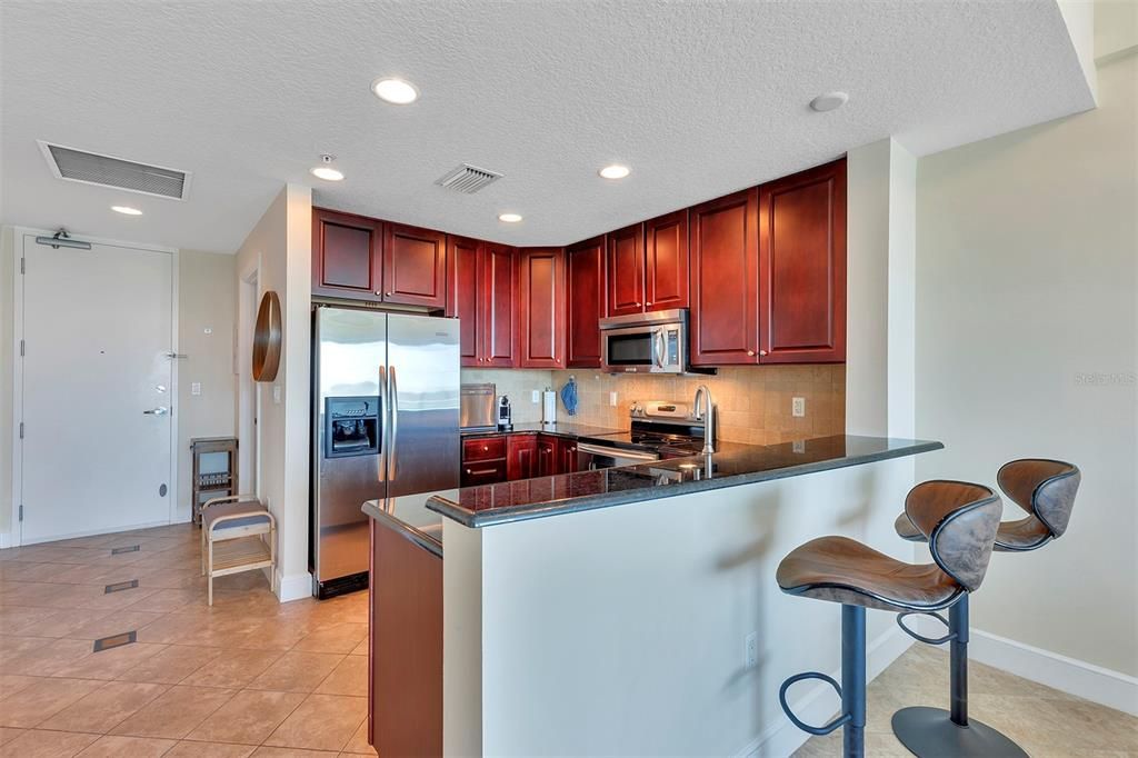 For Sale: $265,000 (1 beds, 1 baths, 997 Square Feet)