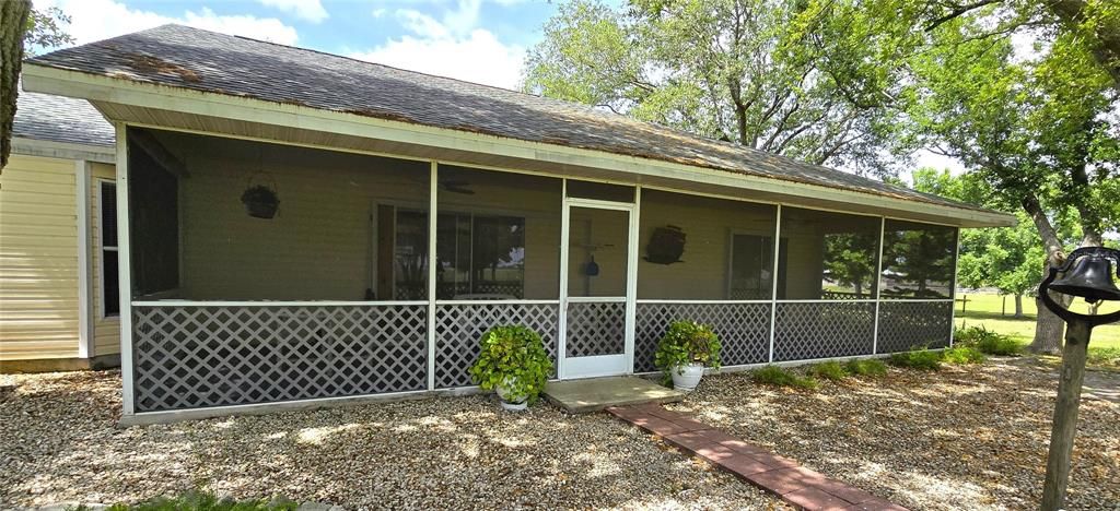 40' x 10' covered/screened lanai