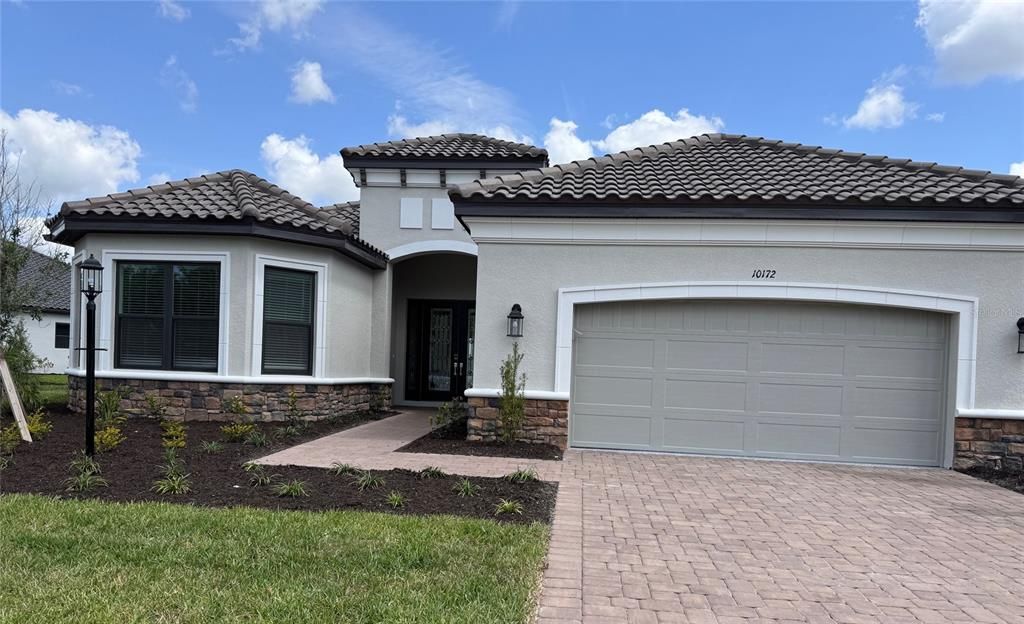 Recently Sold: $1,044,673 (4 beds, 3 baths, 3004 Square Feet)