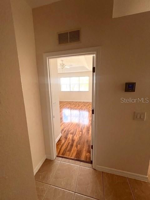 For Rent: $1,900 (3 beds, 2 baths, 1702 Square Feet)