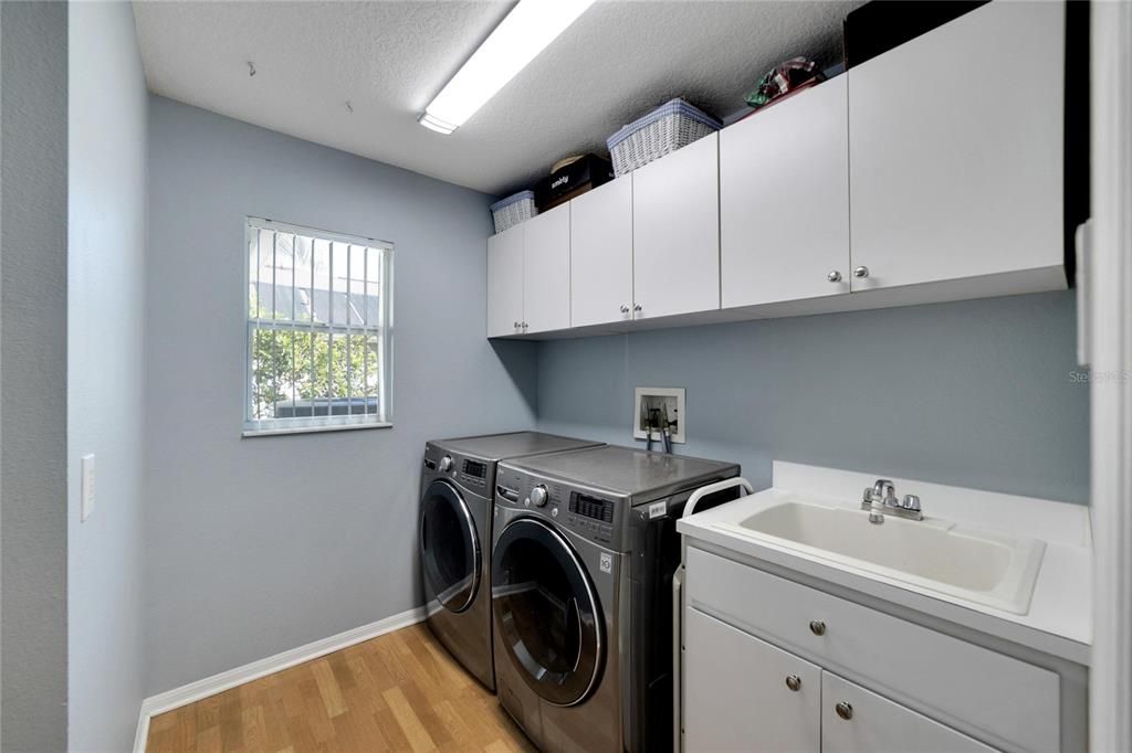Laundry Room, washer/dryer do not convey