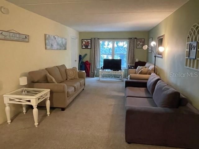 For Rent: $2,160 (2 beds, 1 baths, 980 Square Feet)