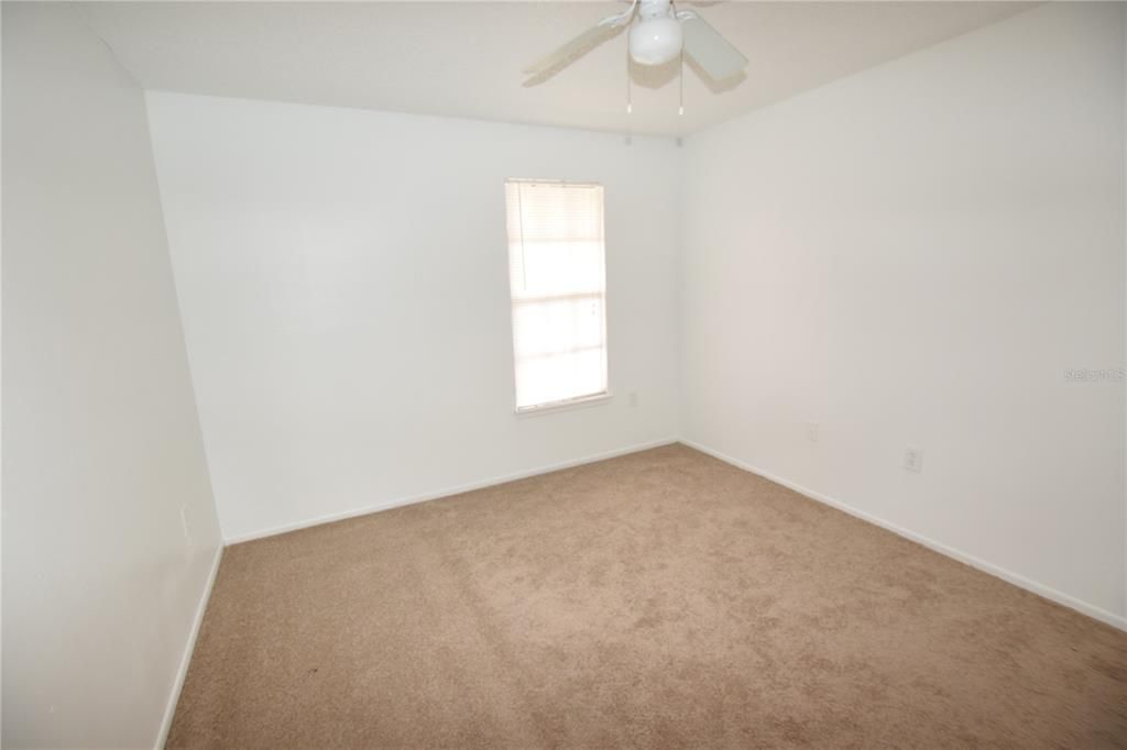 For Rent: $1,300 (1 beds, 1 baths, 600 Square Feet)