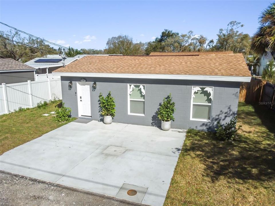 Recently Sold: $575,000 (5 beds, 2 baths, 1627 Square Feet)