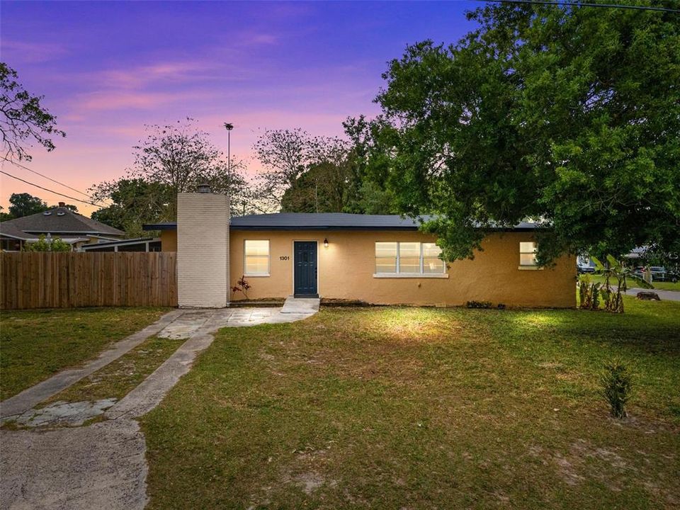 Active With Contract: $265,000 (3 beds, 2 baths, 1313 Square Feet)