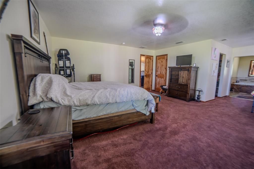 For Sale: $375,000 (3 beds, 2 baths, 2356 Square Feet)