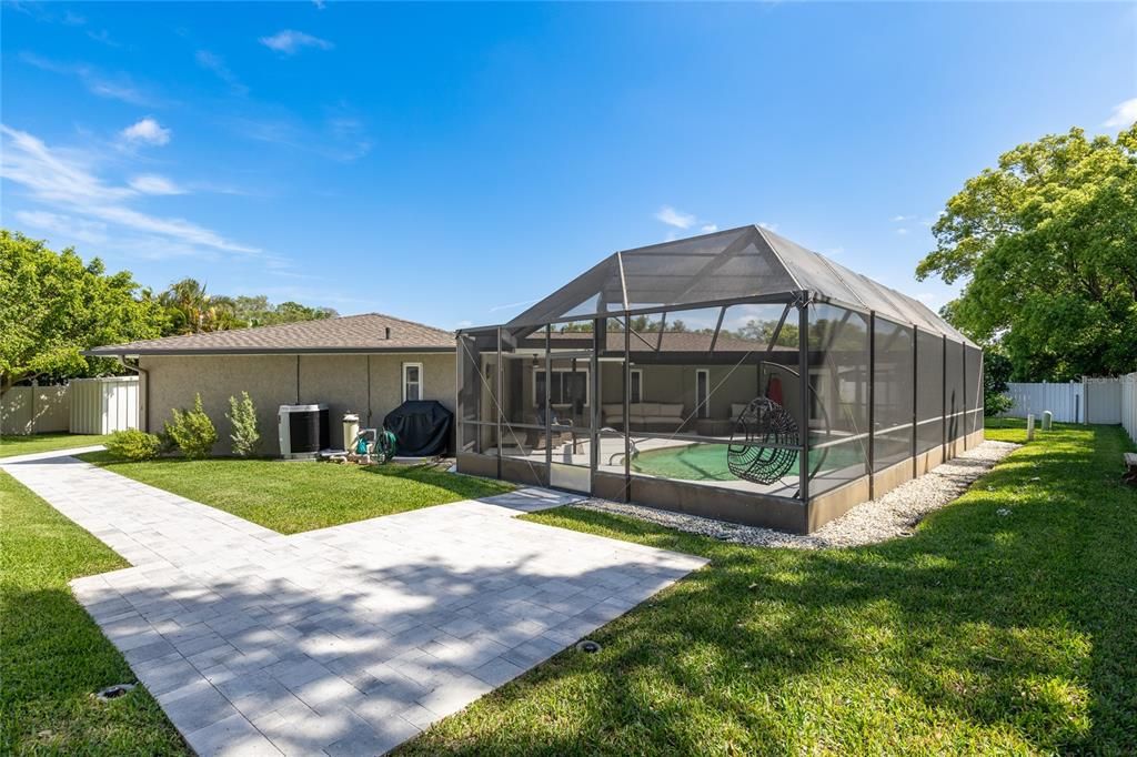 Active With Contract: $800,000 (4 beds, 3 baths, 2452 Square Feet)