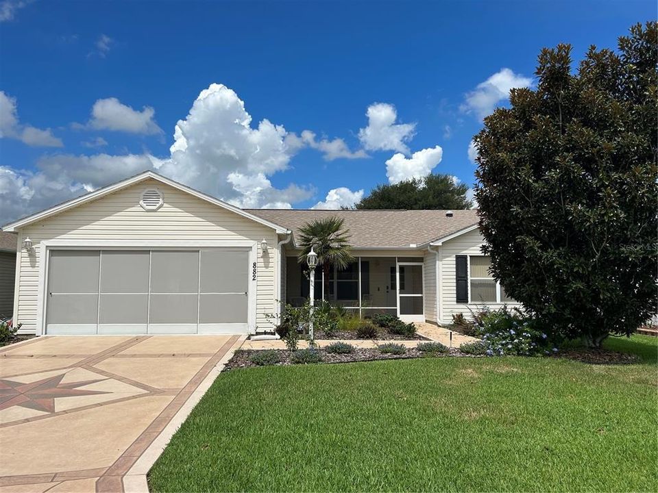 Recently Sold: $364,900 (3 beds, 2 baths, 1392 Square Feet)