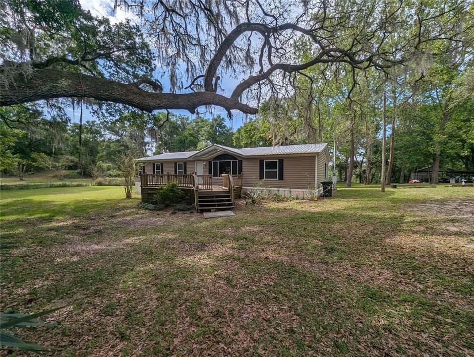 Active With Contract: $160,000 (3 beds, 2 baths, 1344 Square Feet)