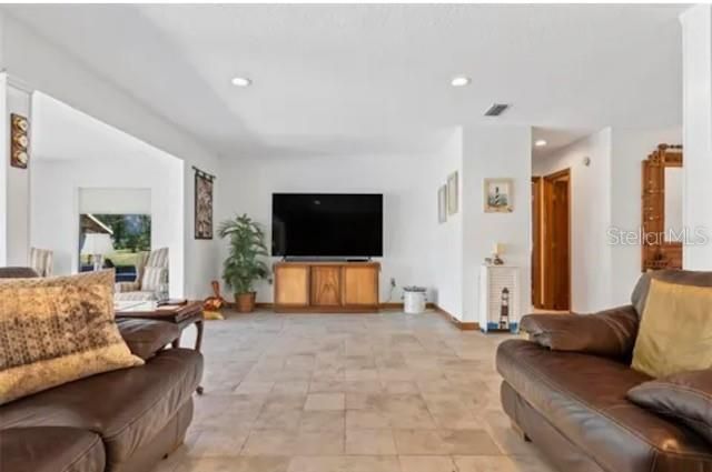 For Sale: $965,000 (5 beds, 3 baths, 4871 Square Feet)