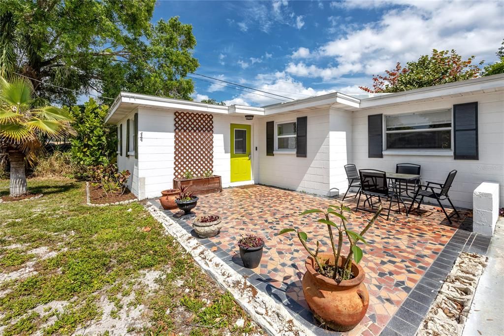 Recently Sold: $349,500 (2 beds, 2 baths, 1091 Square Feet)