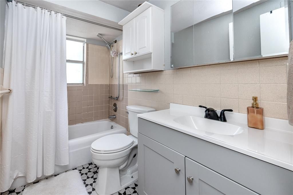 Recently Sold: $349,500 (2 beds, 2 baths, 1091 Square Feet)