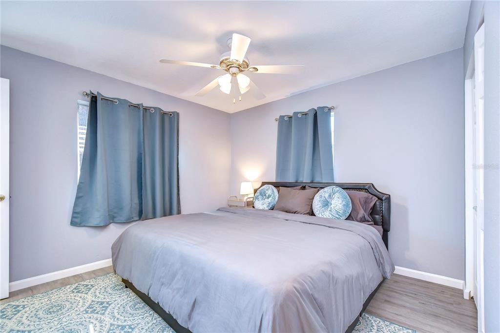 Active With Contract: $2,900 (3 beds, 2 baths, 1174 Square Feet)
