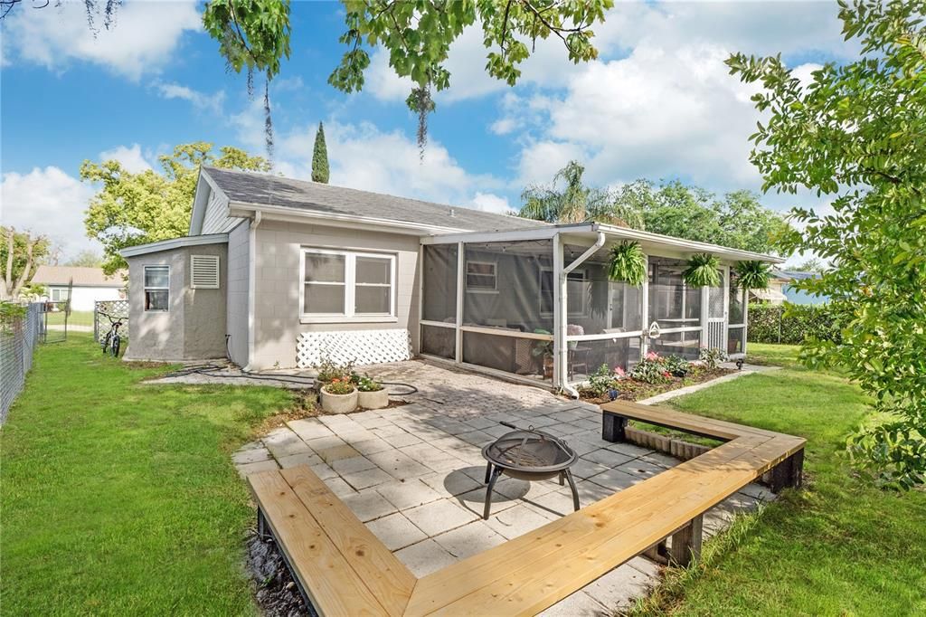 Active With Contract: $299,900 (5 beds, 2 baths, 1903 Square Feet)