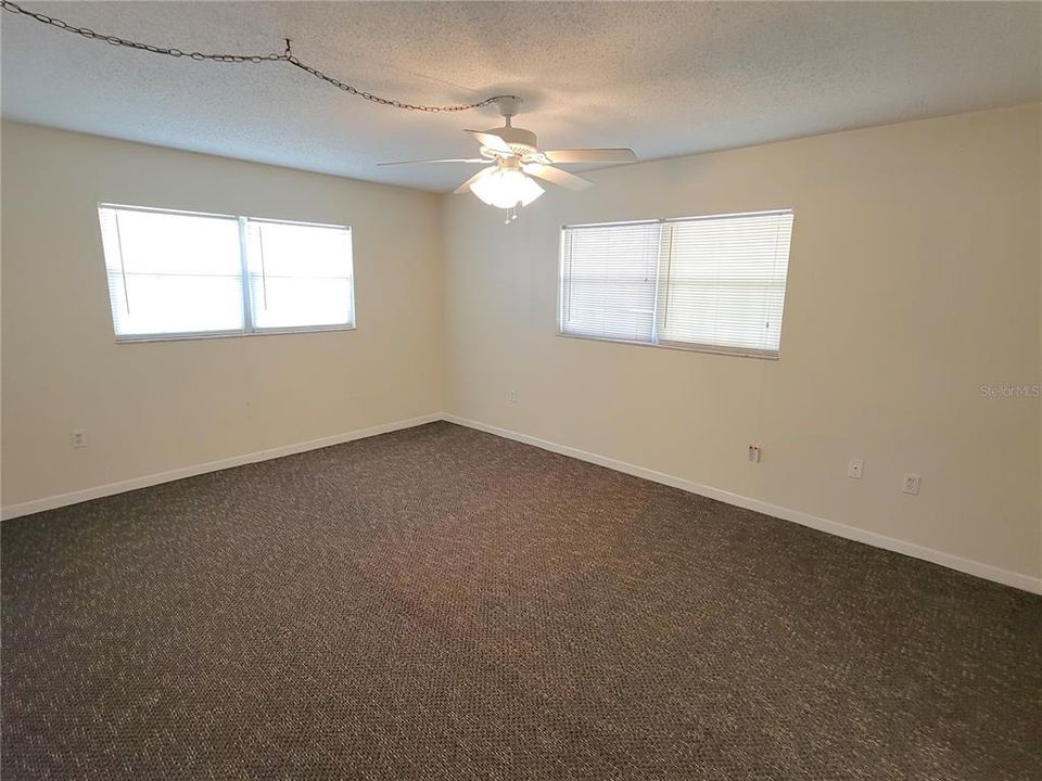 Recently Rented: $1,400 (1 beds, 1 baths, 745 Square Feet)