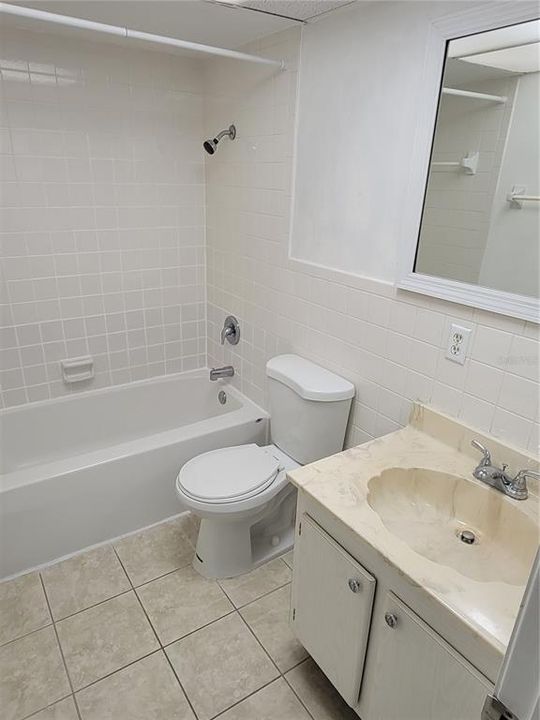 最近租的: $1,400 (1 贝兹, 1 浴室, 745 平方英尺)