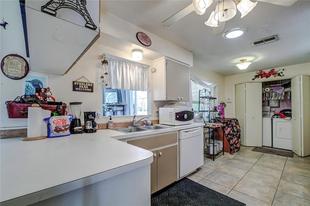 Recently Sold: $228,500 (2 beds, 2 baths, 1368 Square Feet)
