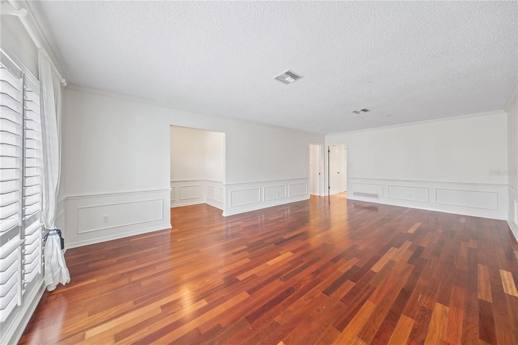For Sale: $469,000 (2 beds, 2 baths, 1634 Square Feet)