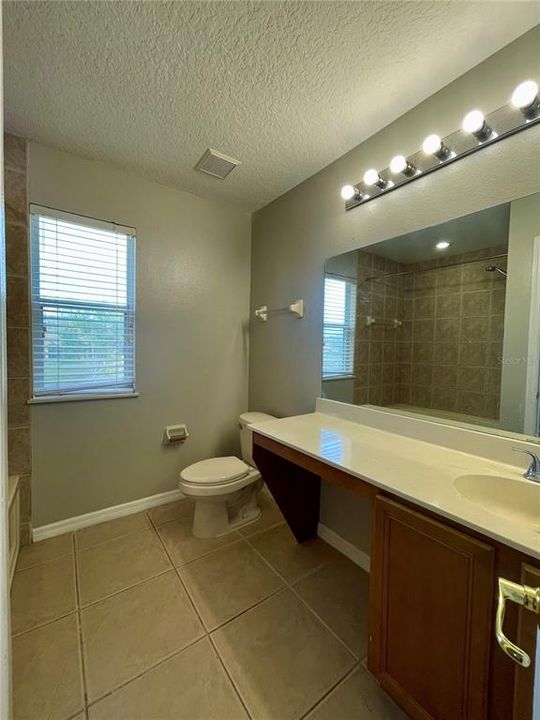 最近租的: $1,799 (3 贝兹, 2 浴室, 1203 平方英尺)