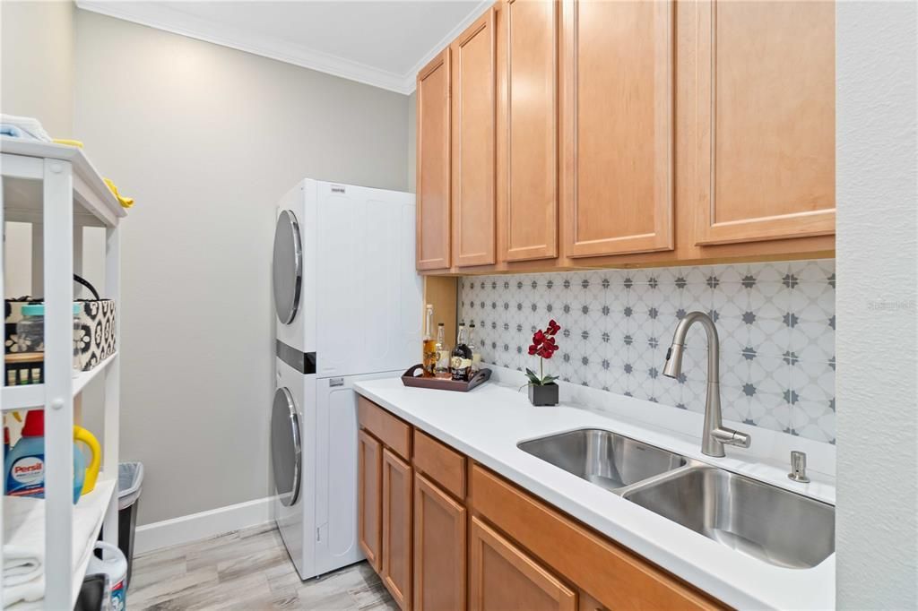 For Sale: $584,117 (2 beds, 2 baths, 1558 Square Feet)