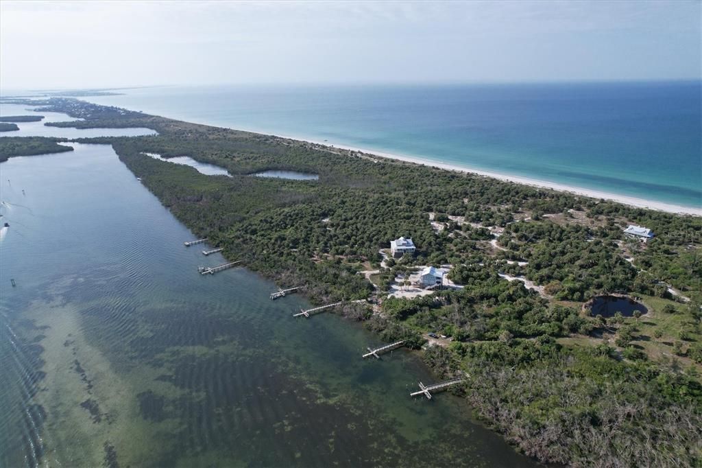 На продажу: $450,000 (1.56 acres)