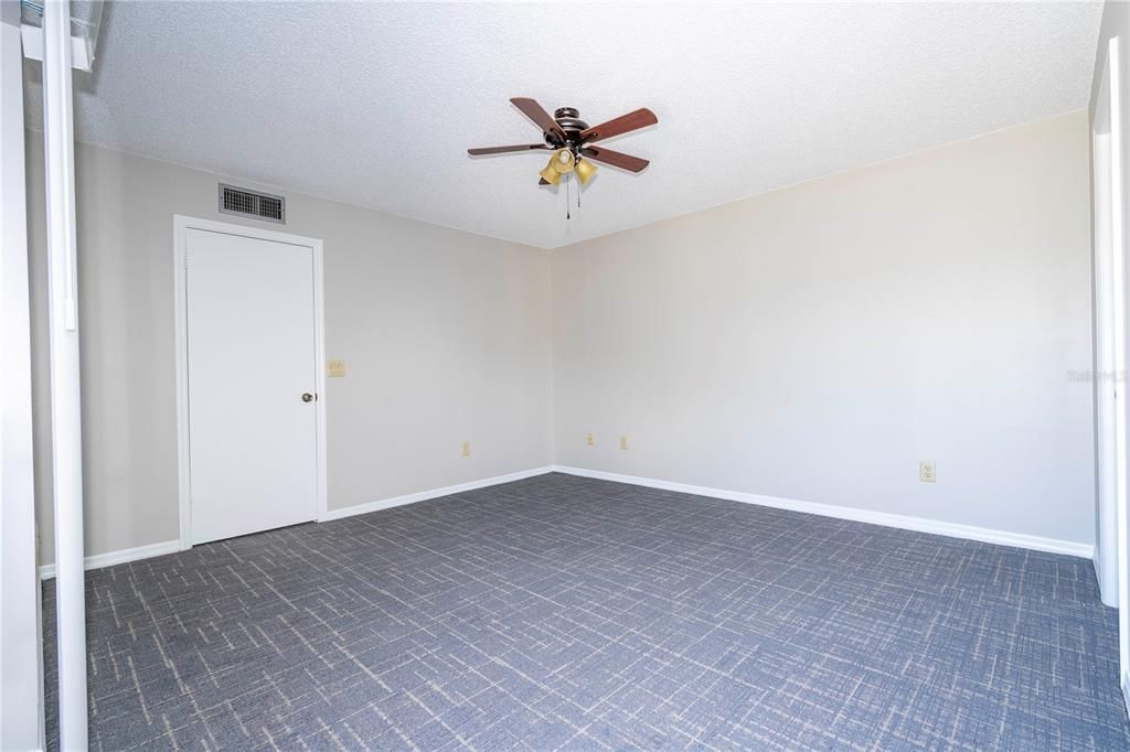 For Sale: $219,000 (2 beds, 2 baths, 1288 Square Feet)
