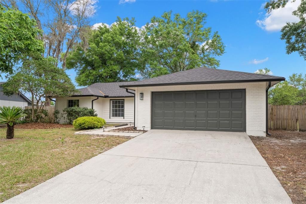 Recently Sold: $405,000 (3 beds, 2 baths, 1660 Square Feet)