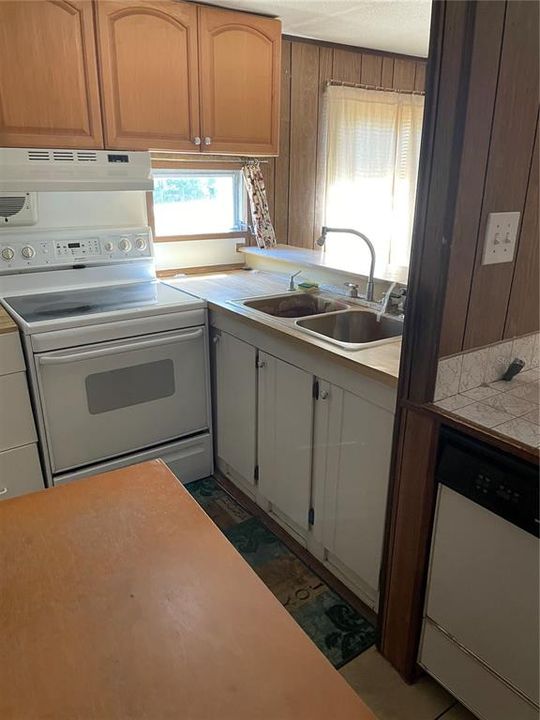 Active With Contract: $85,000 (3 beds, 2 baths, 1344 Square Feet)