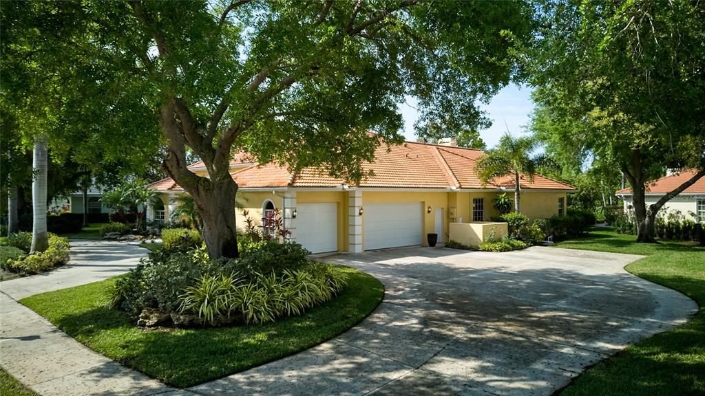 For Sale: $1,850,000 (4 beds, 3 baths, 3936 Square Feet)