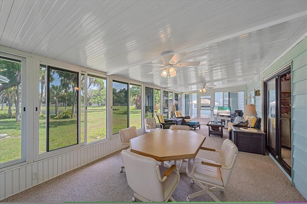30' lanai for relaxing and entertaining