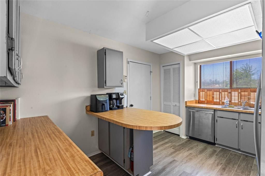 Active With Contract: $450,000 (3 beds, 2 baths, 2041 Square Feet)