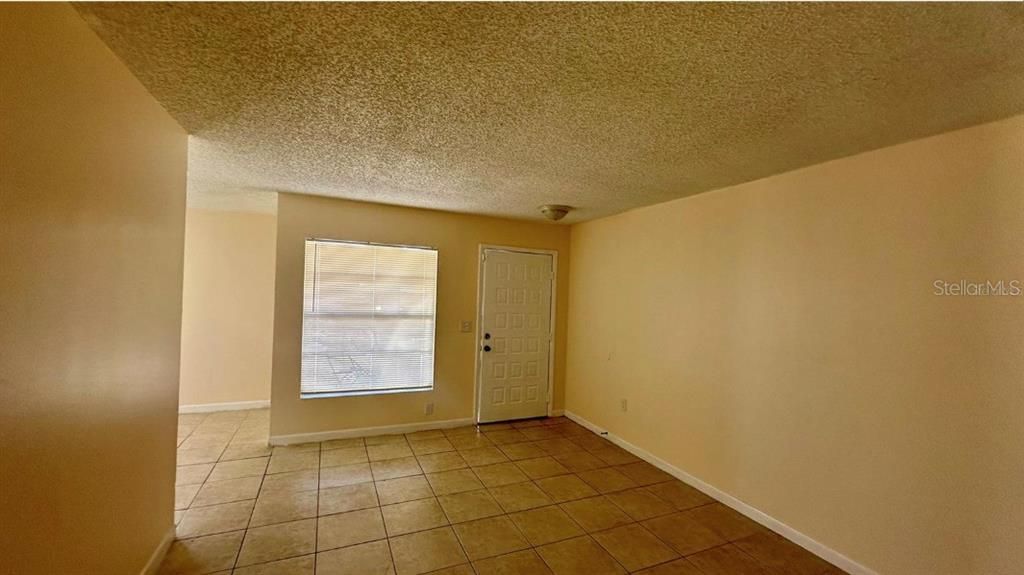 Recently Rented: $1,275 (2 beds, 2 baths, 1807 Square Feet)