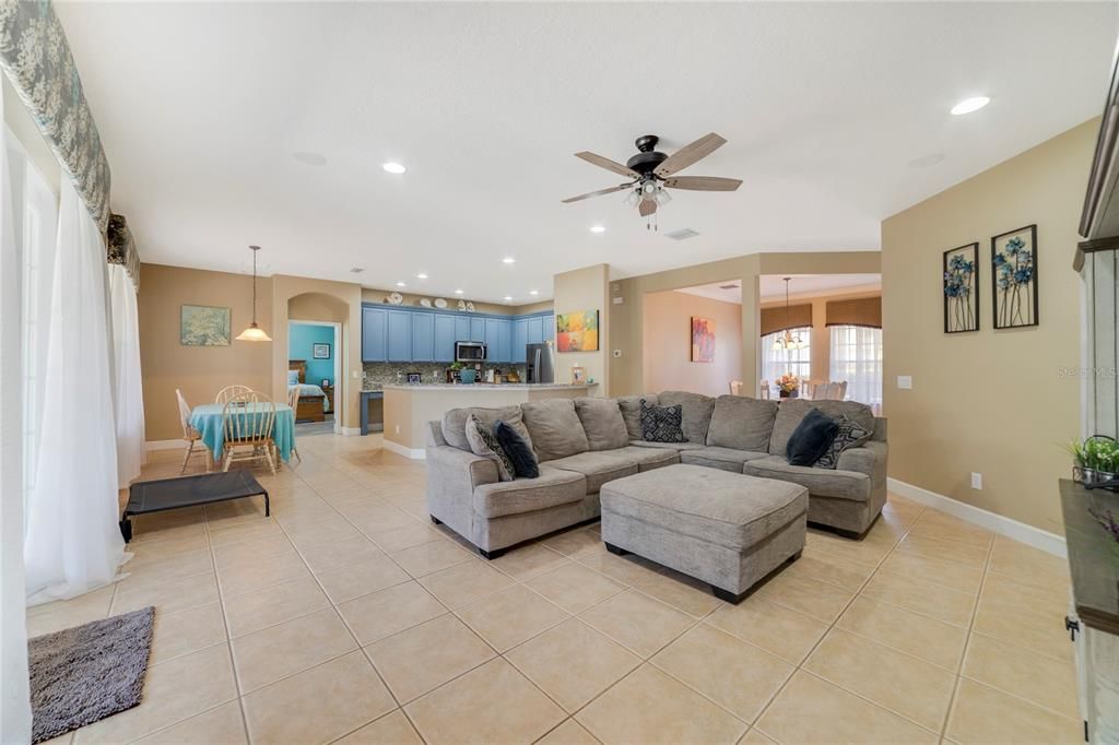 Active With Contract: $699,900 (5 beds, 3 baths, 3529 Square Feet)