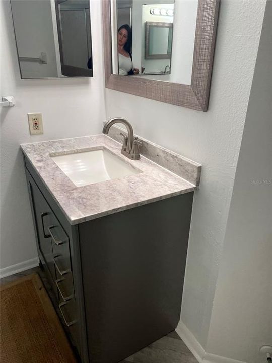 Active With Contract: $1,550 (2 beds, 2 baths, 899 Square Feet)