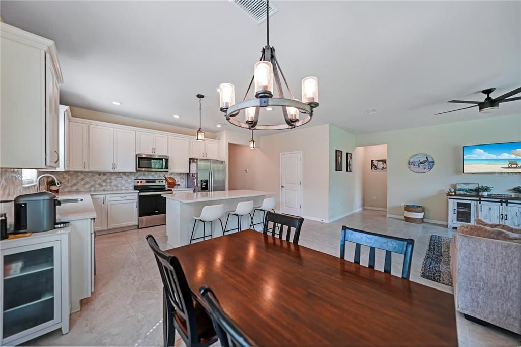 For Sale: $399,500 (4 beds, 2 baths, 1850 Square Feet)