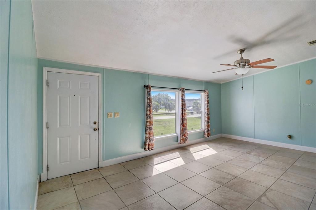 Active With Contract: $150,000 (4 beds, 2 baths, 1674 Square Feet)