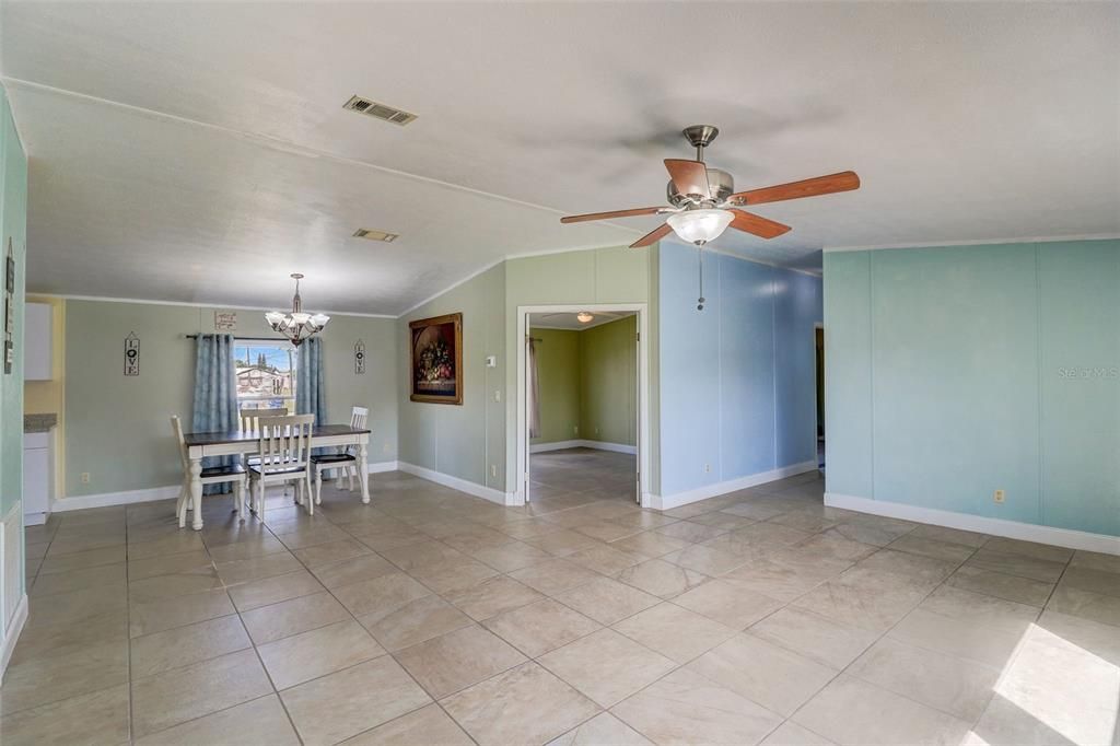 Active With Contract: $150,000 (4 beds, 2 baths, 1674 Square Feet)
