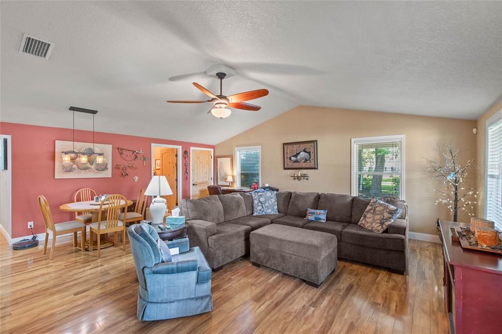 Recently Sold: $425,000 (2 beds, 3 baths, 2119 Square Feet)