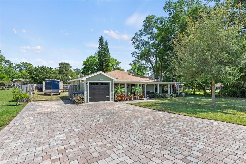 Recently Sold: $425,000 (2 beds, 3 baths, 2119 Square Feet)