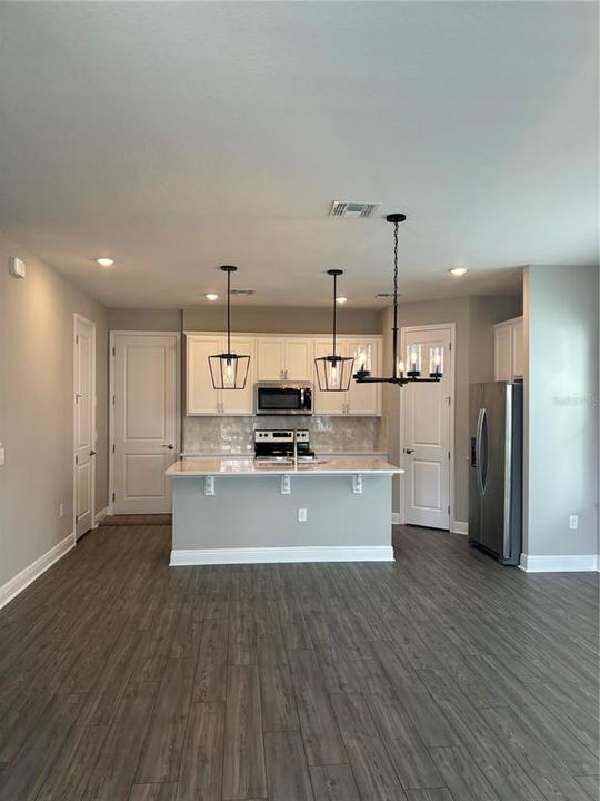 Active With Contract: $2,650 (3 beds, 2 baths, 1778 Square Feet)