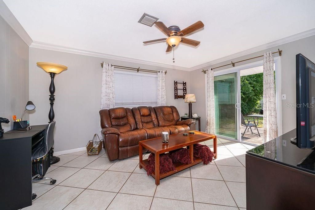 For Sale: $400,000 (3 beds, 2 baths, 1531 Square Feet)