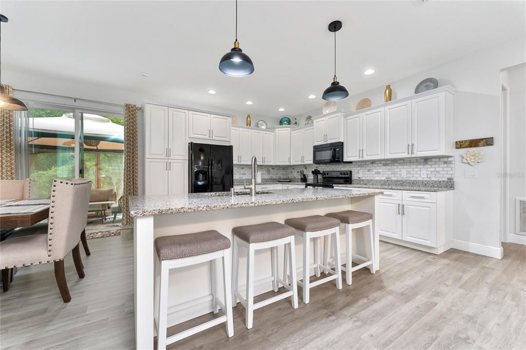 Active With Contract: $349,900 (3 beds, 2 baths, 1550 Square Feet)