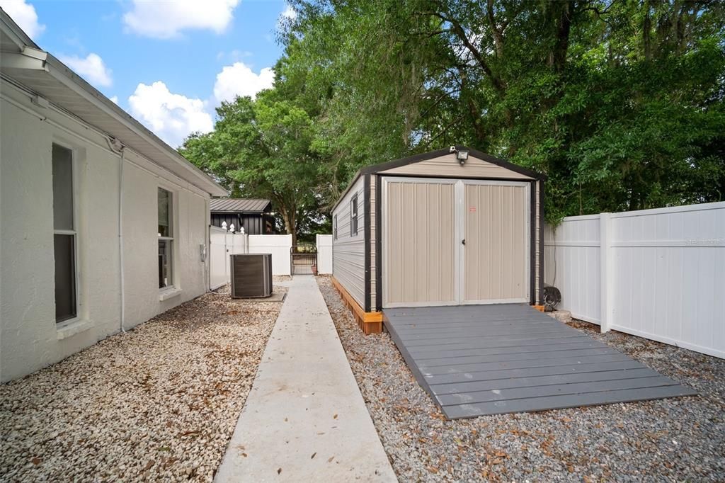 Active With Contract: $639,000 (3 beds, 2 baths, 1924 Square Feet)