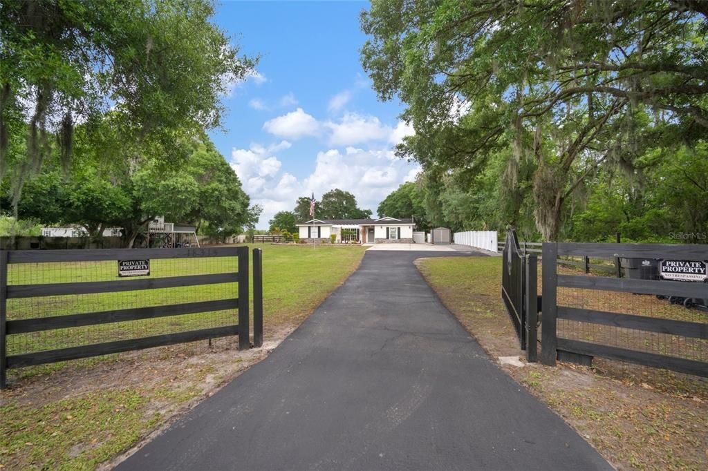 Active With Contract: $639,000 (3 beds, 2 baths, 1924 Square Feet)